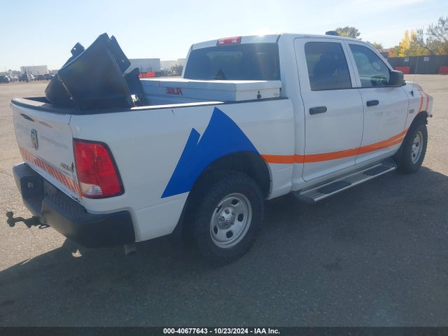 1C6RR7KTXJS288460 RAM 1500 Tradesman  4x4 5'7 Box