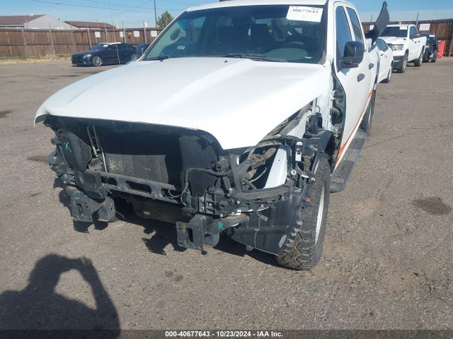 1C6RR7KTXJS288460 RAM 1500 Tradesman  4x4 5'7 Box