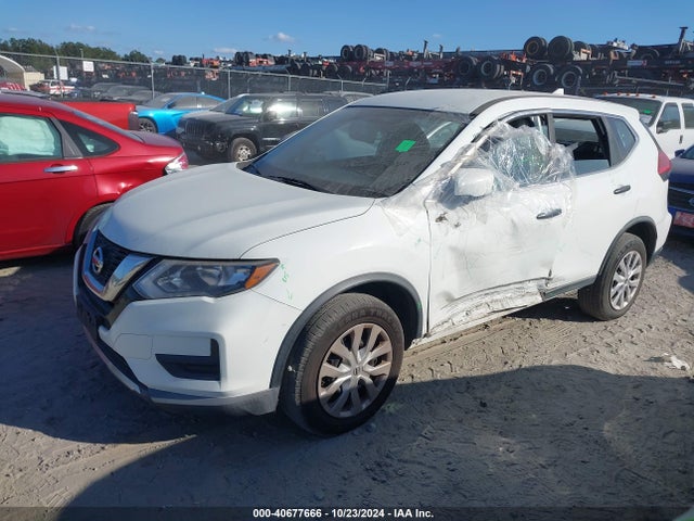 Nissan ROGUE S 2017 KNMAT2MV0HP557393 Image 2
