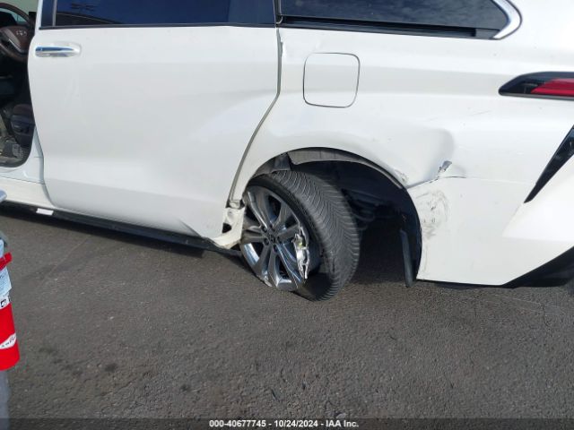 5TDERKEC5MS014263 Toyota Sienna Platinum