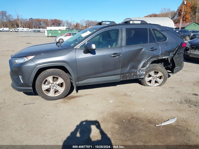 Toyota Rav4 Xle 2019 JTMP1RFV1KD511988 Image 2