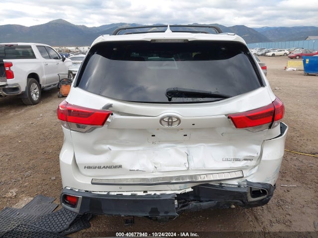 Toyota Highlander Limited 2017 5TDDZRFH6HS450639 Image 16