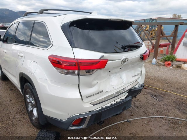 5TDDZRFH6HS450639 Toyota Highlander Limited