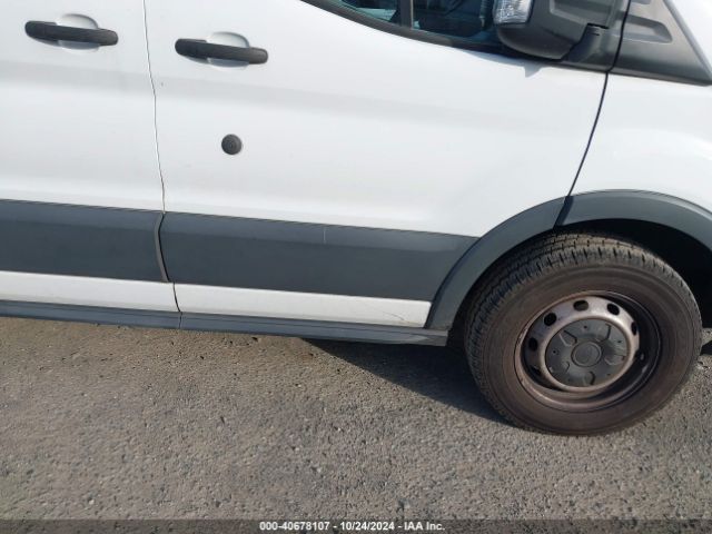 1FTYE1YM1HKA81057 Ford Transit-150
