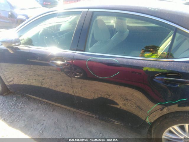 JTHBK1GG2F2158637 Lexus ES 350