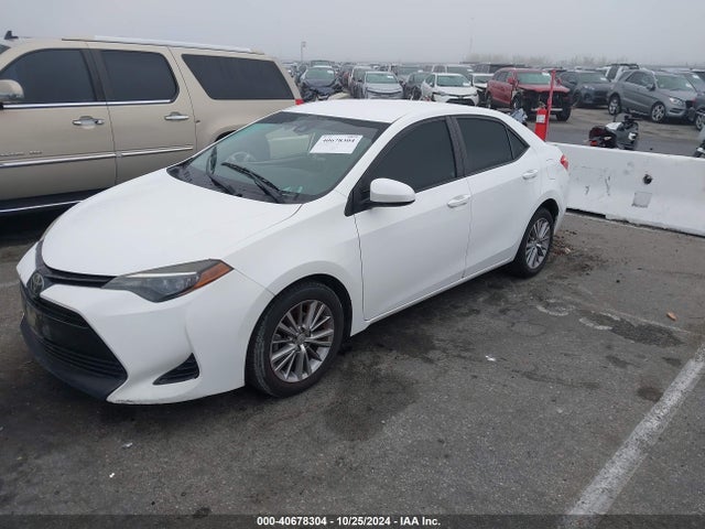 Toyota COROLLA LE 2018 2T1BURHE6JC004966 Image 2