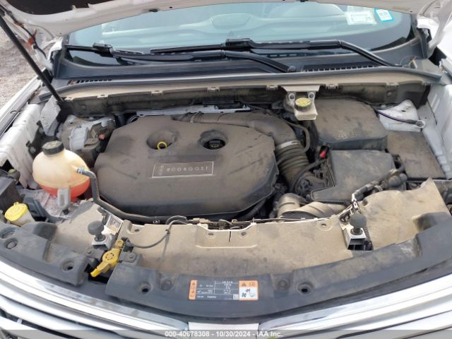 5LMCJ2D95HUL09135 Lincoln MKC SELECT