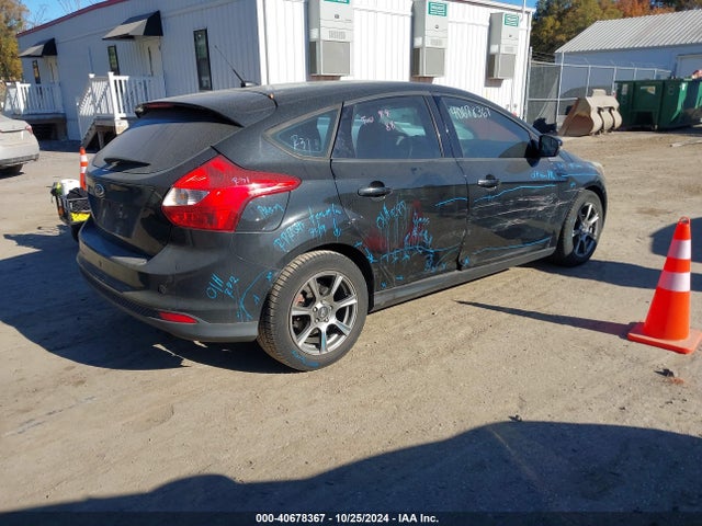 Ford FOCUS SE 2014 1FADP3K2XEL350065 Image 4