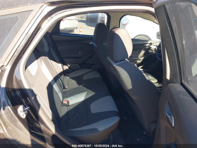 Ford FOCUS SE 2014 1FADP3K2XEL350065 Image 8