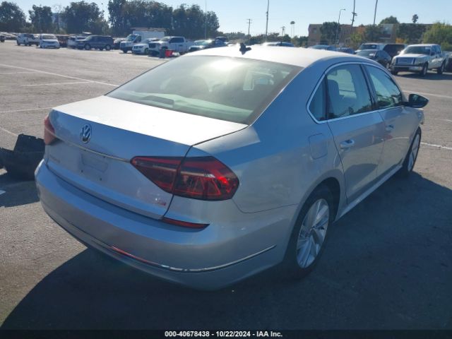 1VWBA7A36JC029720 Volkswagen Passat 2.0t Se
