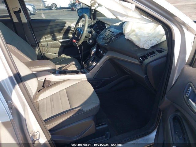 1FMCU9GX7GUC81477 Ford ESCAPE SE