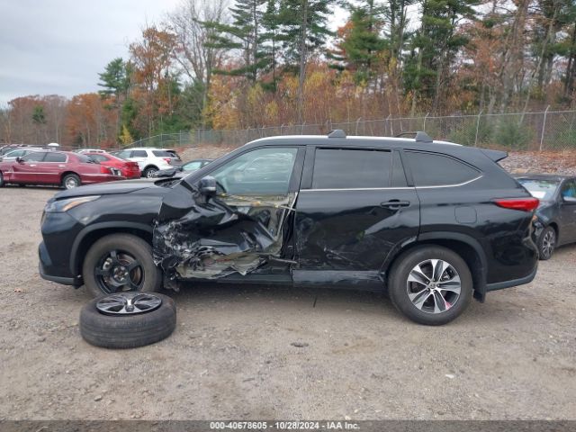 5TDGZRBH8NS237173 Toyota Highlander Xle