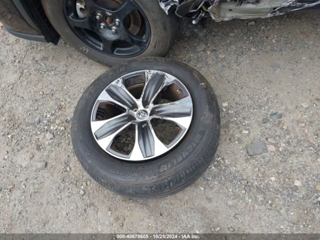 5TDGZRBH8NS237173 Toyota Highlander Xle