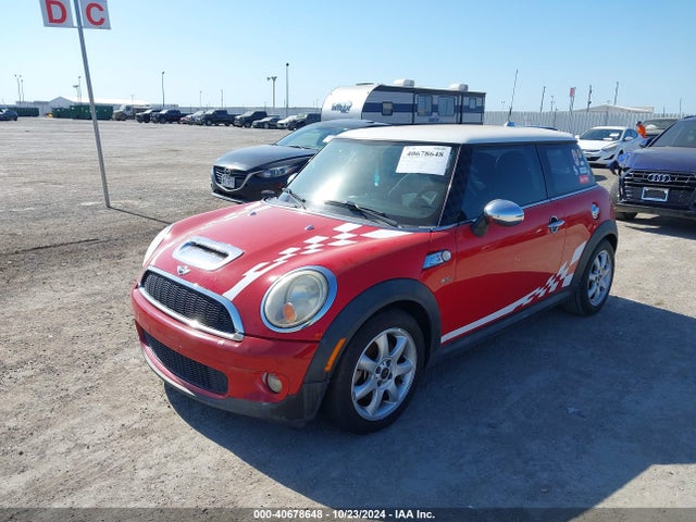 2008 MINI COOPER S WMWMF73568TV37334 Photo 1