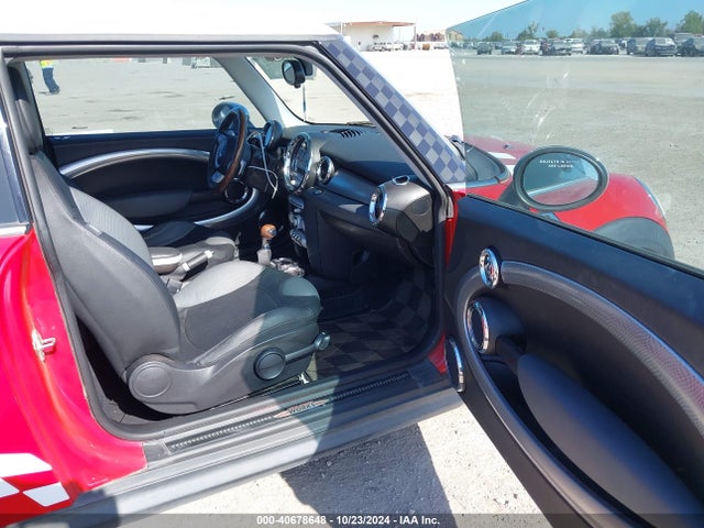 2008 MINI COOPER S WMWMF73568TV37334 Photo 4