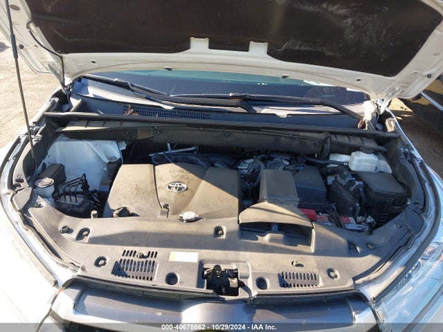 Toyota Highlander Le 2019 5TDZZRFH3KS361608 Image 10
