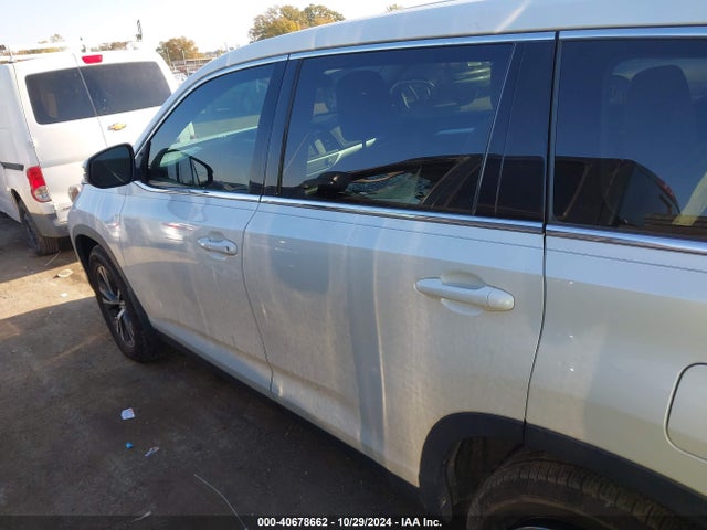 Toyota Highlander Le 2019 5TDZZRFH3KS361608 Image 14