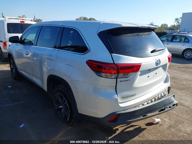 Toyota Highlander Le 2019 5TDZZRFH3KS361608 Image 3