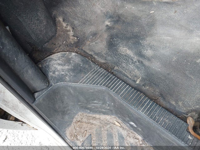 2011 Ford E-150 Commercial მანქანა იყიდება აუქციონზე, vin: 1FTNE1EW3BDB31798, აუქციონის ნომერი: 40678699