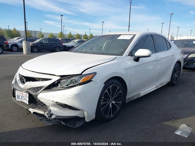 Toyota CAMRY SE 2018 4T1B11HKXJU080043 Image 2