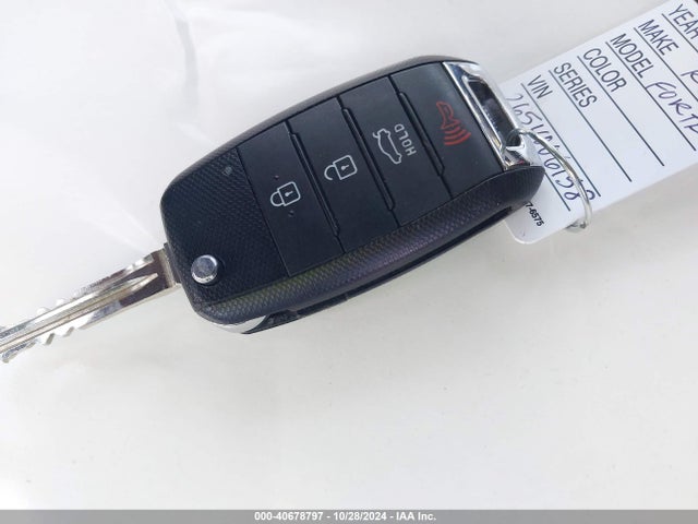KIA FORTE LX 2017 3KPFK4A70HE025460 Image 11