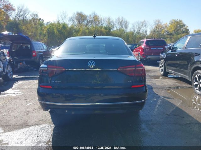 1VWDT7A37HC003804 Volkswagen Passat 1.8t R-line