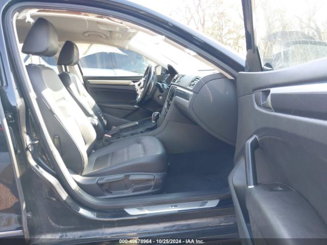 1VWDT7A37HC003804 Volkswagen Passat 1.8t R-line