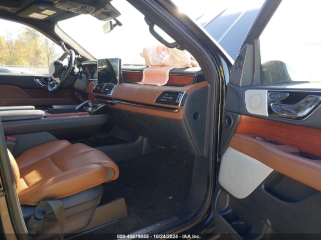 5LMJJ2LT8NEL11570 Lincoln Navigator Reserve