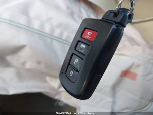 4T1BF1FK2FU976834 Toyota CAMRY XLE