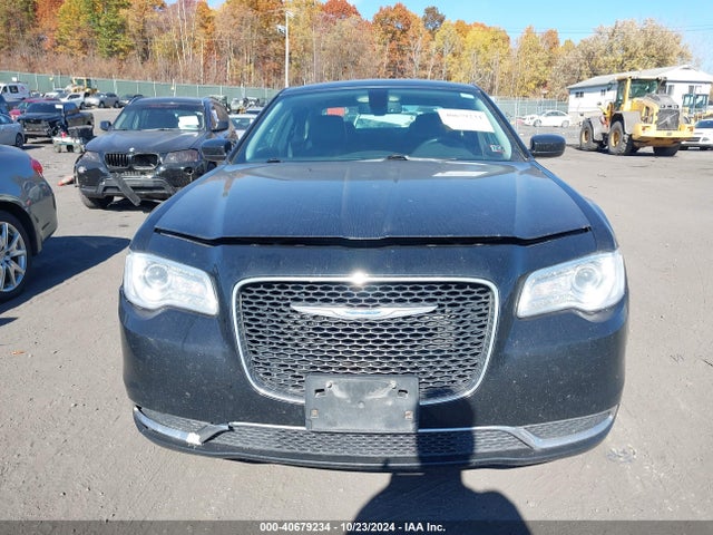 2C3CCARG1HH621995 Chrysler 300 Limited Awd