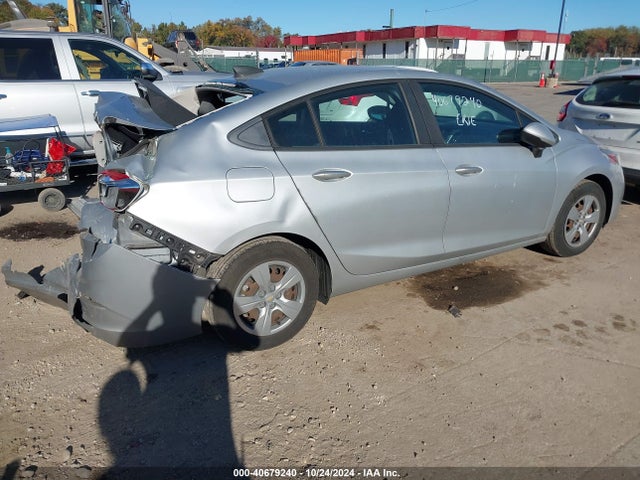Chevrolet Cruze Ls Auto 2017 1G1BC5SM7H7158070 Image 4