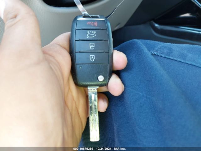 5XYKT3A65FG583219 KIA SORENTO LX