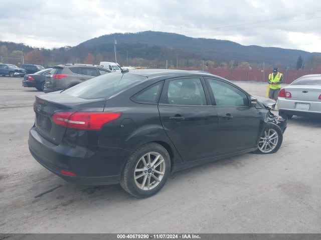 Ford FOCUS SE 2015 1FADP3F2XFL286704 Image 4