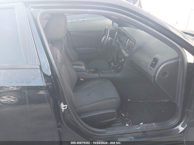 2C3CDXBG8JH306983 Dodge Charger Sxt Rwd
