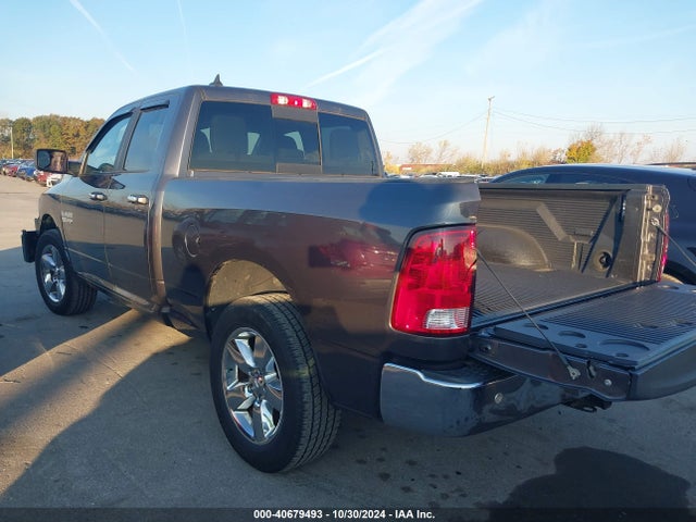 1C6RR7GGXJS247564 RAM 1500 Big Horn  4x4 6'4 Box