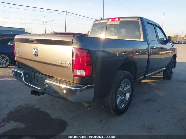 1C6RR7GGXJS247564 RAM 1500 Big Horn  4x4 6'4 Box