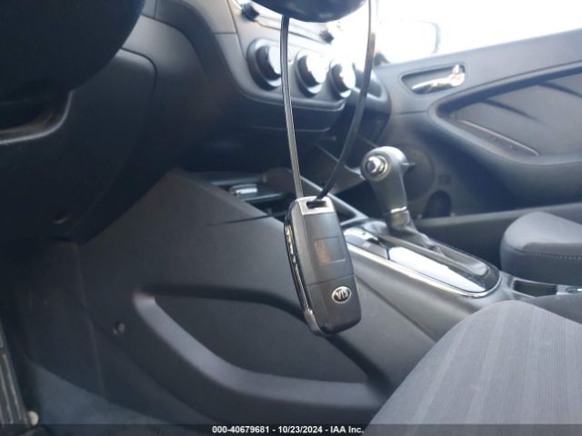 3KPFL4A7XJE226267 KIA FORTE S