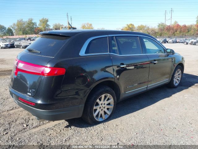 2LMHJ5NK8HBL01519 Lincoln Mkt Livery