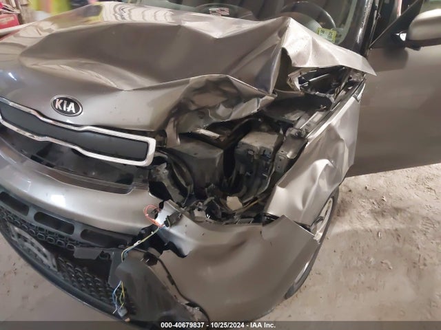 KIA Soul 2016 KNDJN2A27G7250404 Image 6