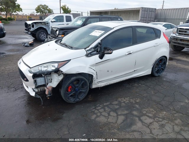 Ford FIESTA ST 2017 3FADP4GX6HM100061 Image 2
