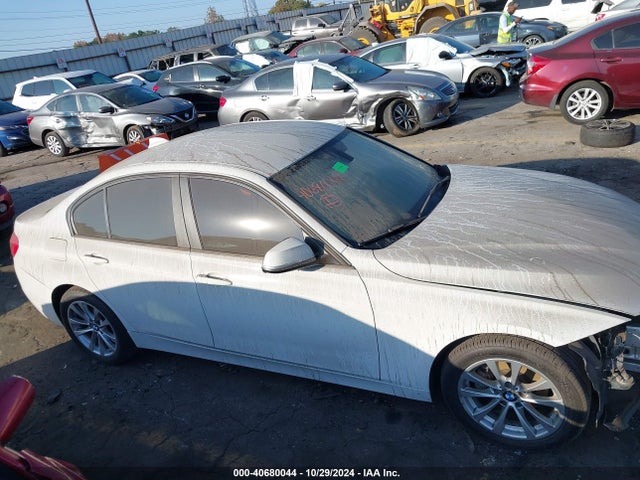 BMW 320i Xdrive 2016 WBA8E5G54GNT41544 Image 13