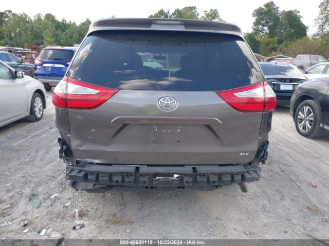 5TDYK3DC1GS747780 Toyota Sienna Xle 8 Passenger