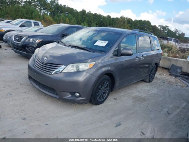 5TDYK3DC1GS747780 Toyota Sienna Xle 8 Passenger