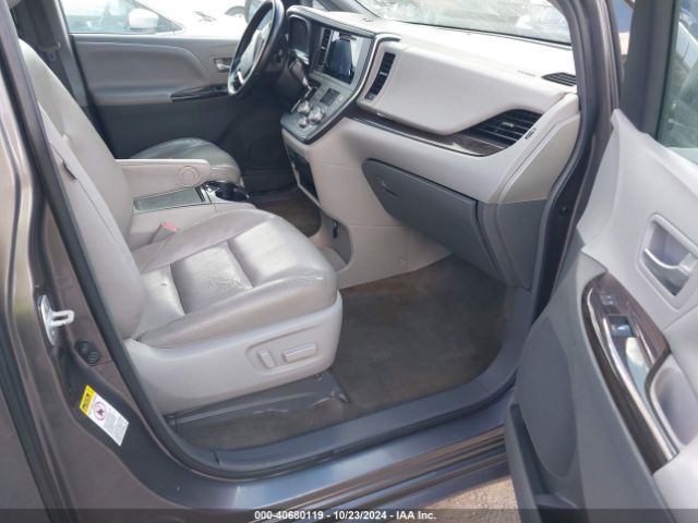 5TDYK3DC1GS747780 Toyota Sienna Xle 8 Passenger