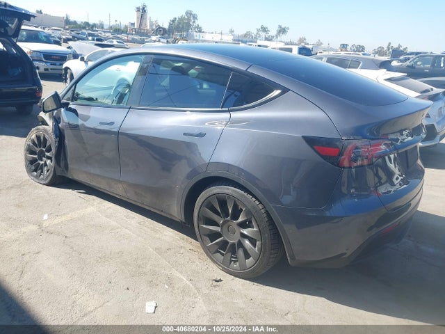 2022 TESLA MODEL Y 7SAYGDEE3NF428778 Photo 2