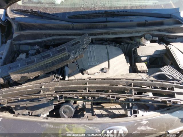 KNDMB5C17H6329087 KIA SEDONA LX