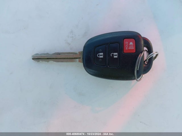 Toyota Rav4 Xle 2018 JTMWFREV6JD123524 Image 11