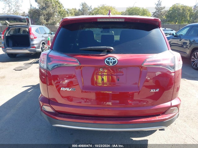 Toyota Rav4 Xle 2018 JTMWFREV6JD123524 Image 16