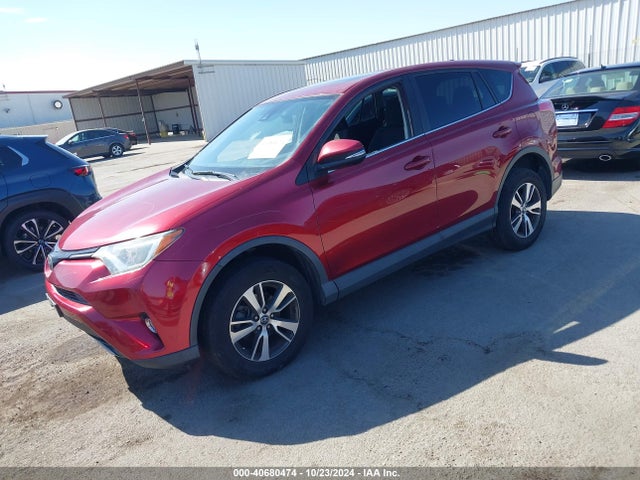 Toyota Rav4 Xle 2018 JTMWFREV6JD123524 Image 2