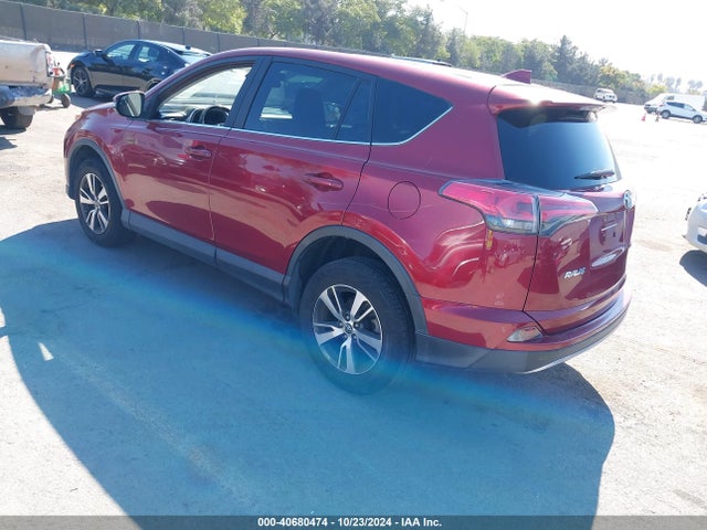 Toyota Rav4 Xle 2018 JTMWFREV6JD123524 Image 3